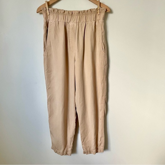 Aritzia The Group Babaton Calipso Paper Bag Beige Trouser Pants Size Medium - Picture 4 of 10